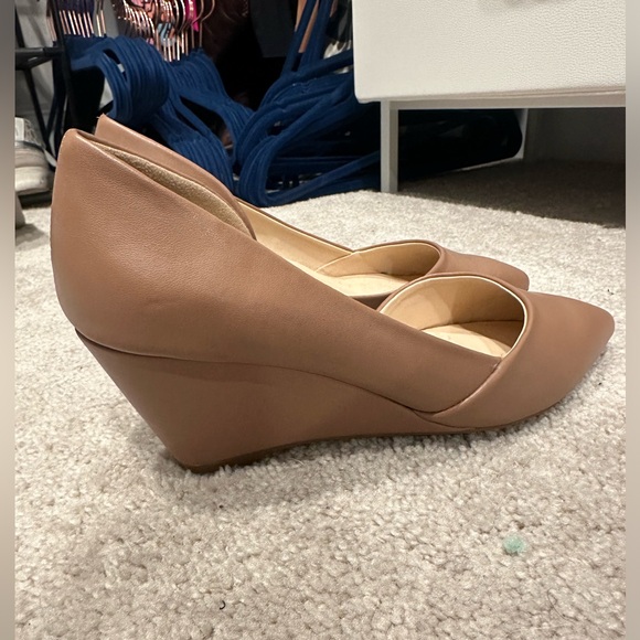 Kenneth Cole Leather Wedges - Picture 9 of 10